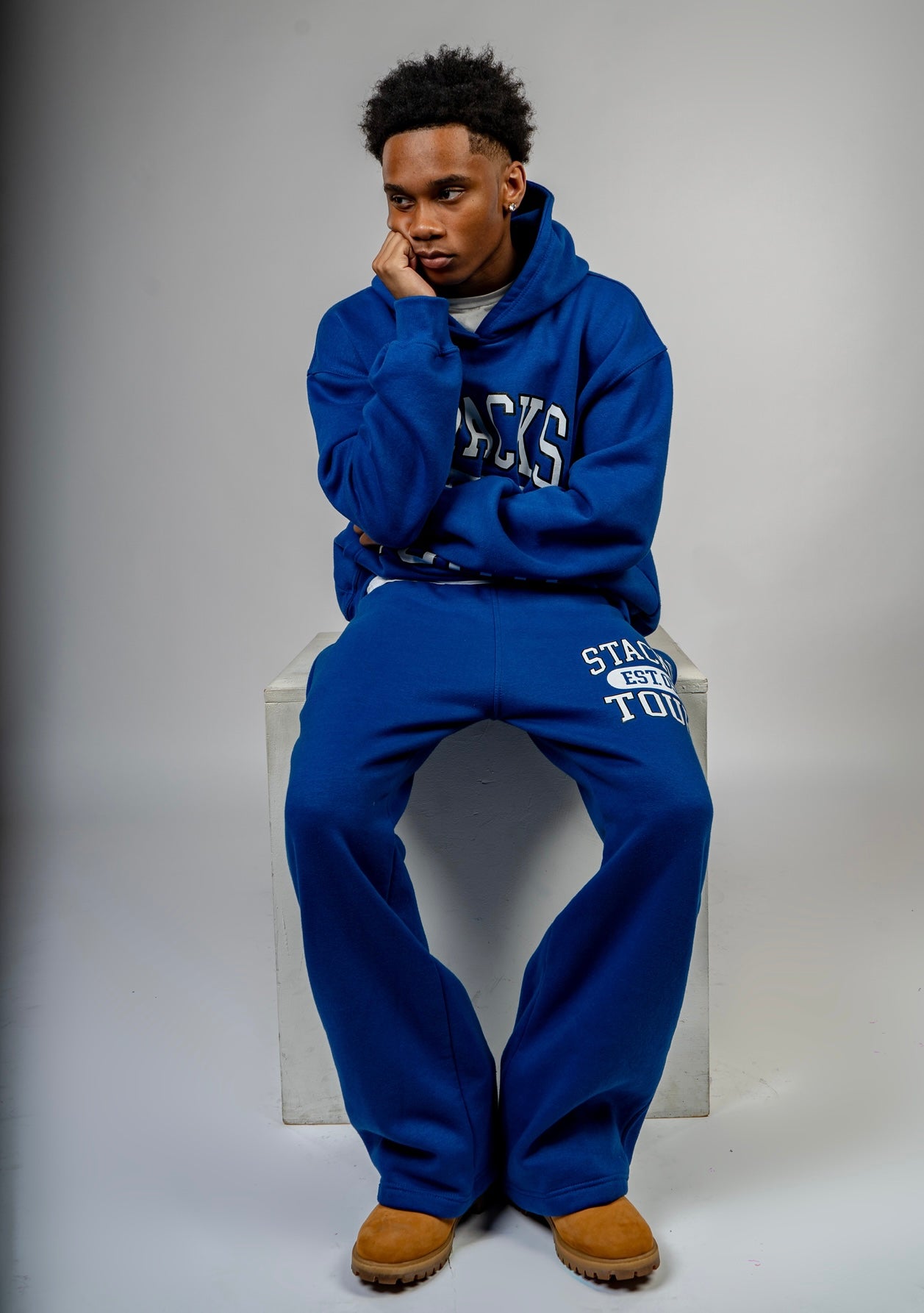 Blue and white set