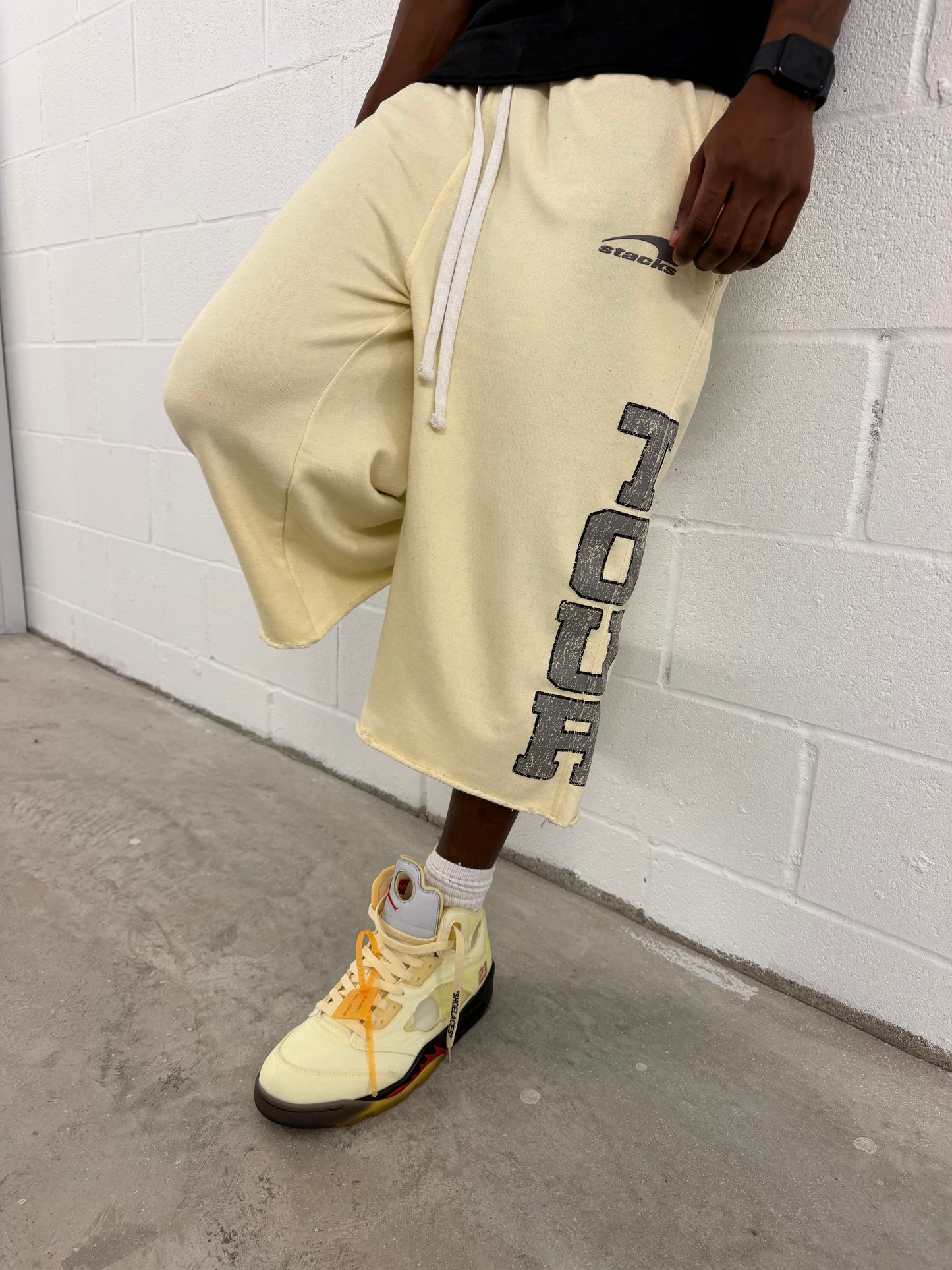 Cream 3/4 Shorts