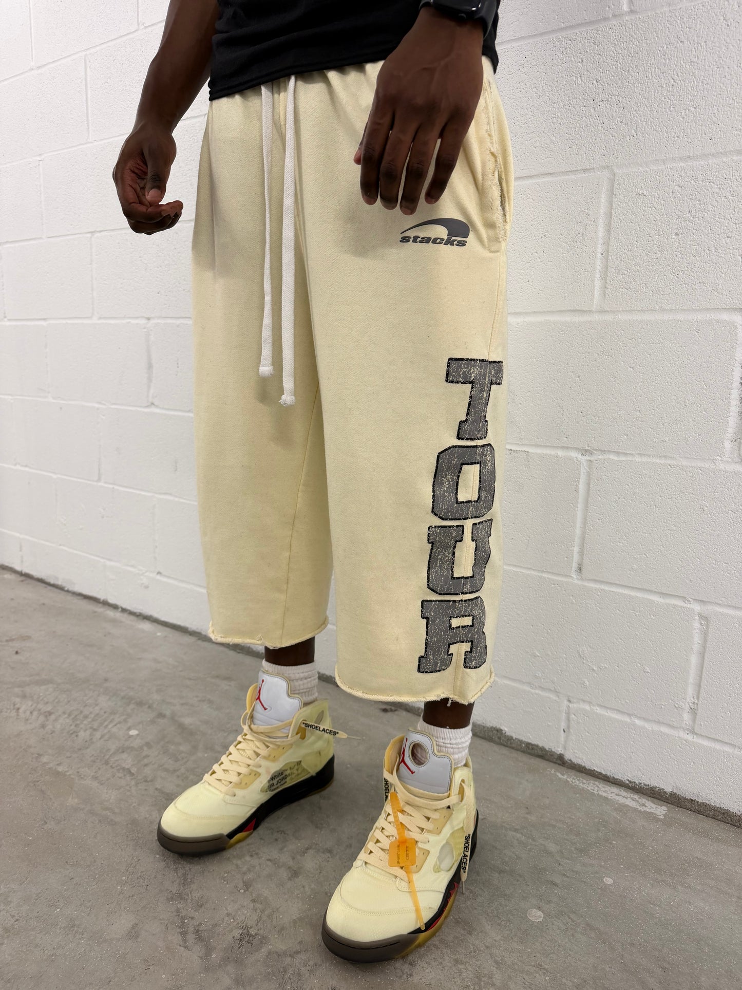 Cream 3/4 Shorts